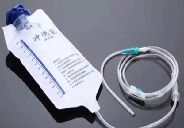 女子用根细管伸入肠道进行清洗，如此吓人的操作也敢做？最后去医院抢救了