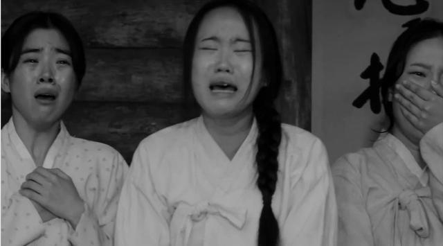 “慰安妇”为流掉孩子，主动代替受难的姐妹被日寇糟蹋