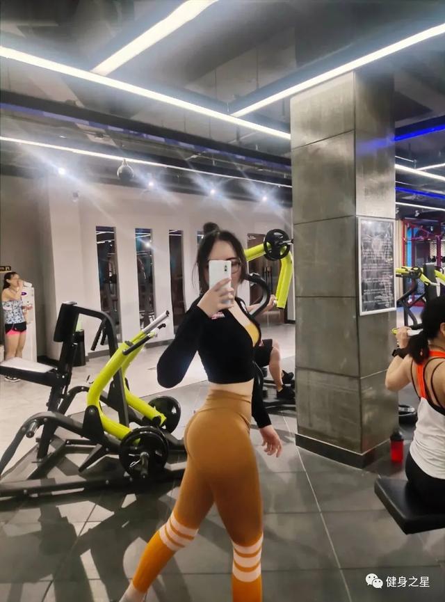 健身的女生有多美？这位95后小姐姐的身材，也太辣了