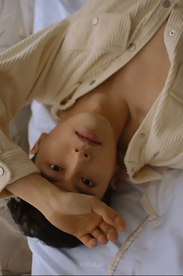 重庆小奶受写真照流出，冰肌玉骨的模样惹人爱