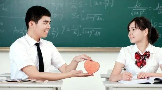 女儿10岁前，妈妈要教会孩子青春期的常识，否则会坑了娃