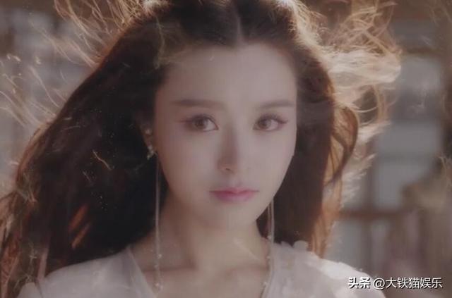 在一群美女中演“第一美人”还能出彩，只服这5位女星，个个惊艳