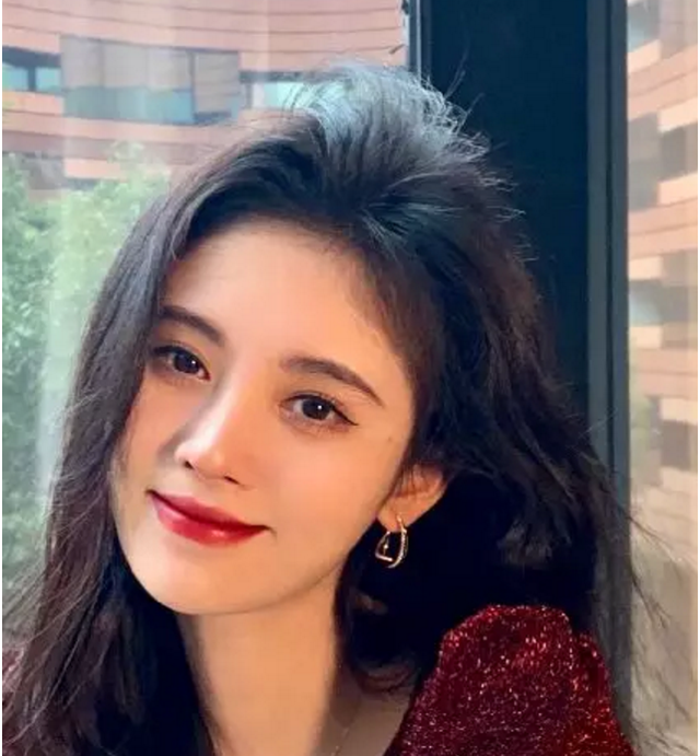 后天美女鞠婧祎