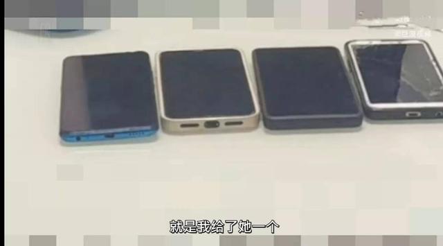 12岁女生偷买手机给网友发胸照,后面的聊天记录让父亲不忍直视