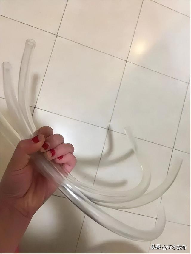 女大学生把30cm“兔兔管”插入体内：上瘾性行为，害了多少年轻人？