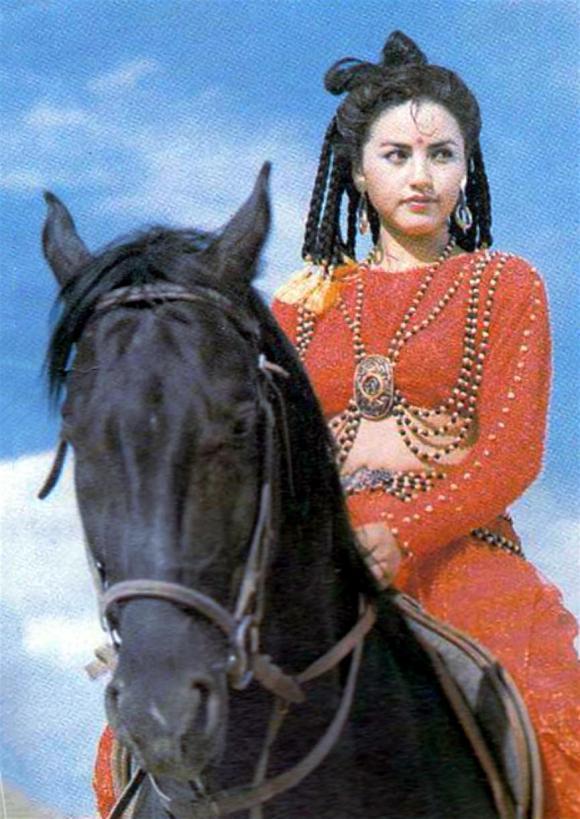 10位被遗忘的新疆美女明星 今昔变化大 有人89岁仍美 有人27岁便去世