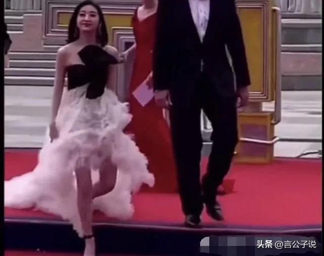 7位堪称“半身美女”的女星,看脸貌美如花,看下半身惨不忍睹