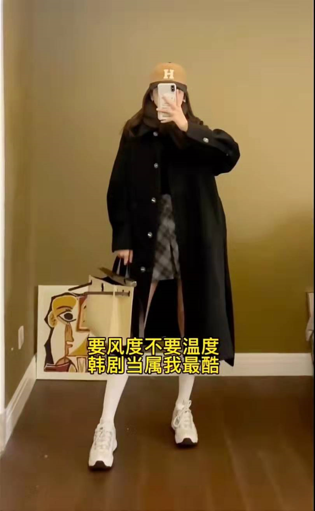 一件黑色大衣搭出4种风格，拒绝千篇一律，不信你学不会