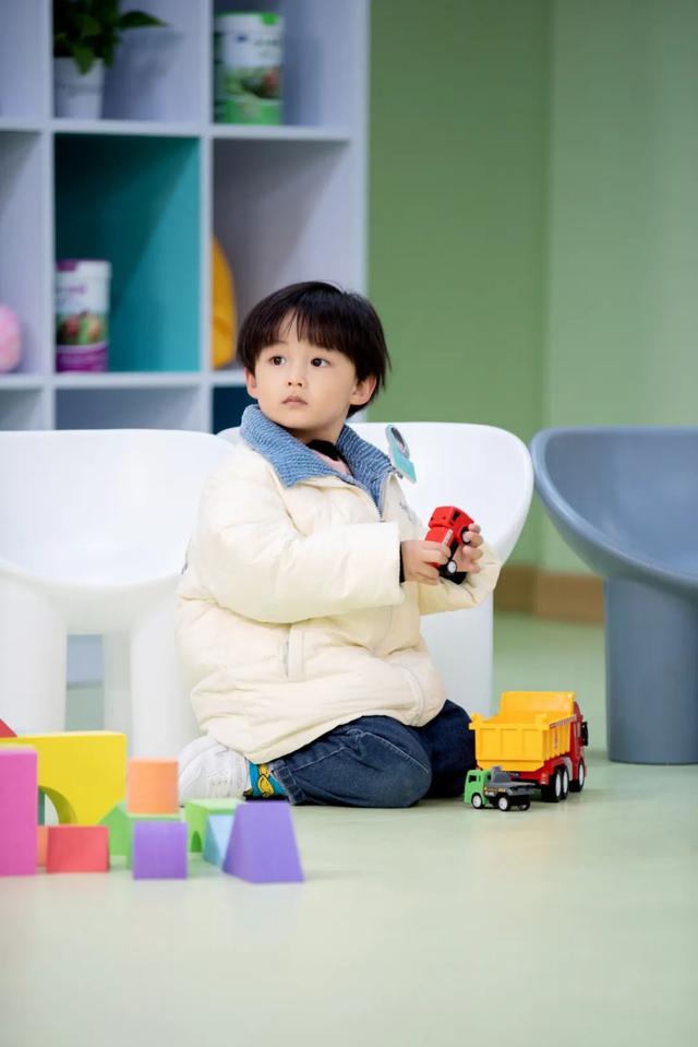 孩子“摸妈妈乳房成瘾”致性早熟？出现这种情况，父母一定要重视