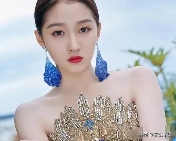 7位堪称“半身美女”的女星,看脸貌美如花,看下半身惨不忍睹