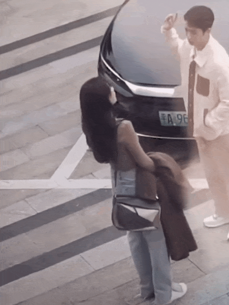 许晴的臀、殷桃的腰、余男的嘴,这几位中年女星性感起来简直要命