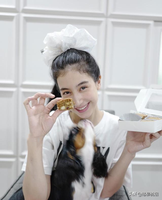 泰星道妹Taew因为腋窝太黑被嘲,好友Mint再次因为疑似红娘躺枪