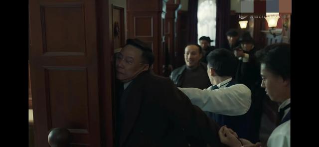 无间:火鹤假叛实忠,花向雨不是青衣,真正的青衣已经浮出水面