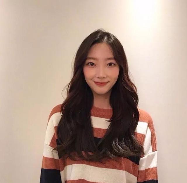 发型｜脸大的女生，适合什么样的刘海？