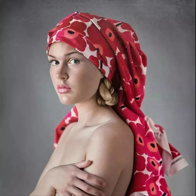 美女超“变态”写实技法，画少女人体很逼真！冷军看了都汗颜