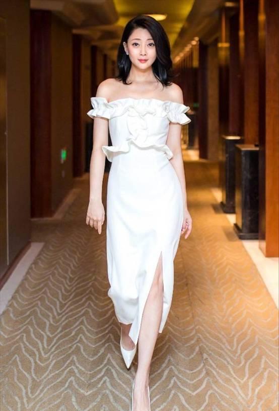 许晴的臀、殷桃的腰、余男的嘴,这几位中年女星性感起来简直要命