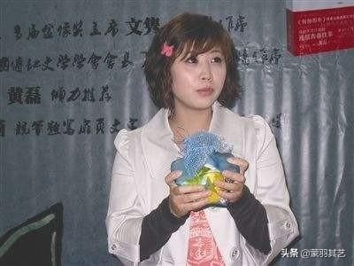 匆匆那年：美女作家九夜茴成名记，和她大亨老公张小波的花边往事