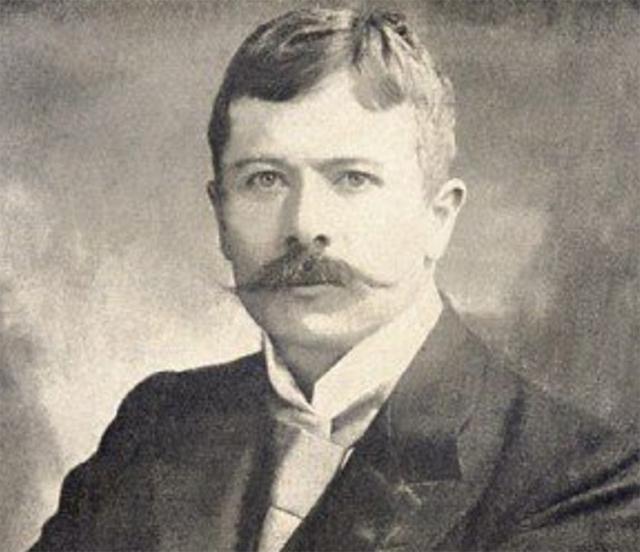 北平狐狸塔下，白人少女被割去双乳，掏空内脏，更险恶的是人心！