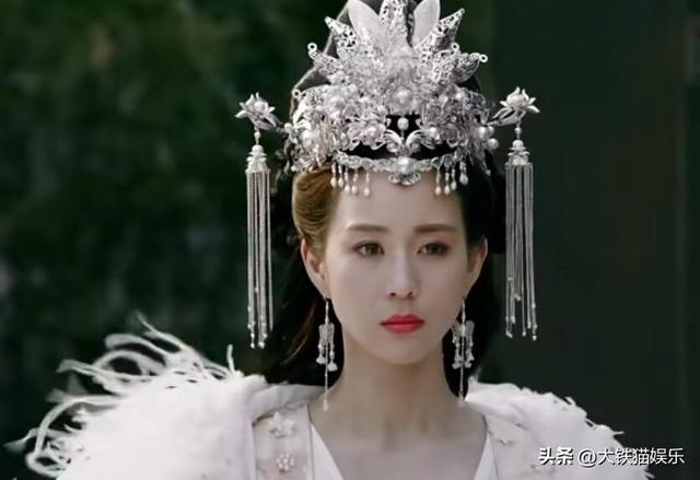 在一群美女中演“第一美人”还能出彩，只服这5位女星，个个惊艳