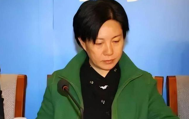 “好色女贪官”张美芳，利用职权贪污5000万，包养15名年轻小伙
