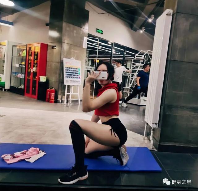 健身的女生有多美？这位95后小姐姐的身材，也太辣了