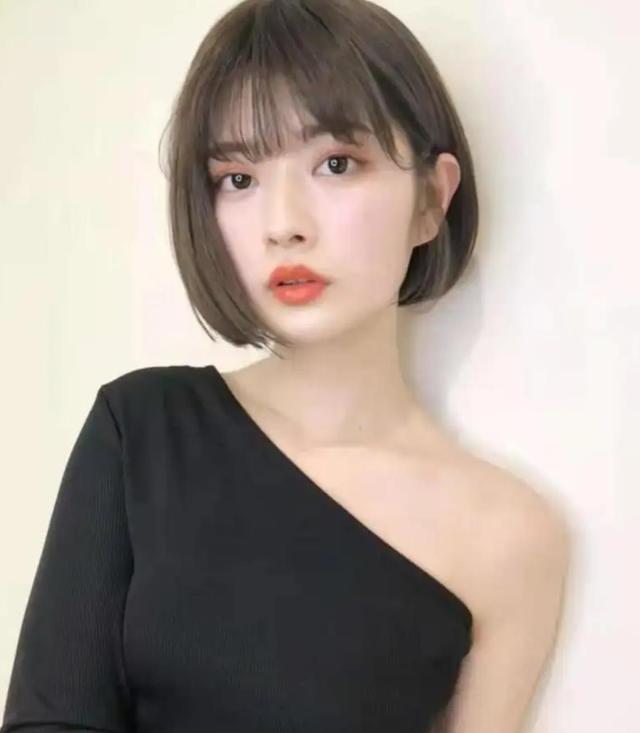 9款女生大脸圆脸适合的发型，时尚又减龄，特别显脸小