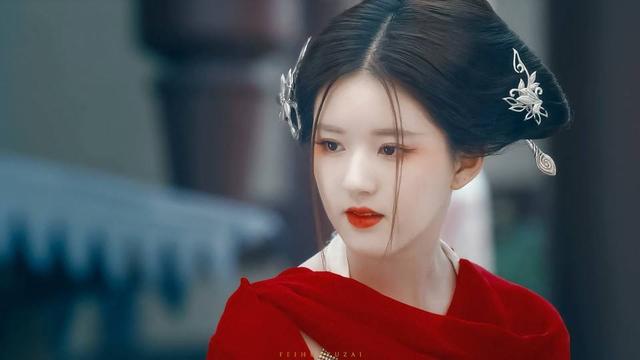 盘点进入娱乐圈的10位女网红：白鹿踏实认真，赵露思俏皮搞笑