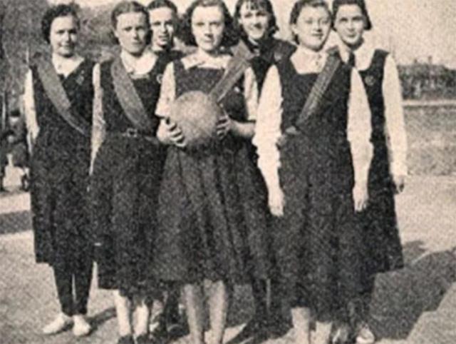 北平狐狸塔下，白人少女被割去双乳，掏空内脏，更险恶的是人心！