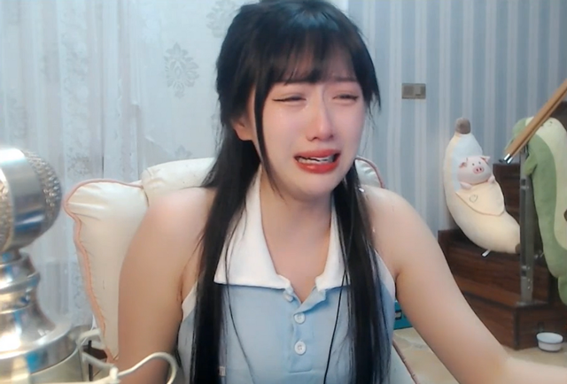 虎牙新晋女主播火了!超高颜值引电竞圈围观,粉丝:可惜多长了嘴
