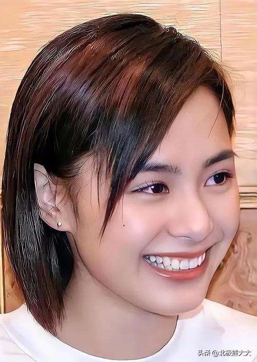 “双面玉女”阿娇的幻灭史：外表清纯，内心疯狂，身边男人不断