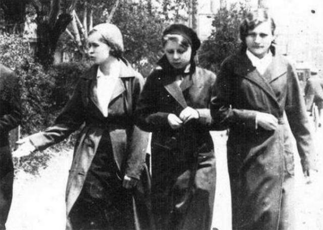 北平狐狸塔下，白人少女被割去双乳，掏空内脏，更险恶的是人心！