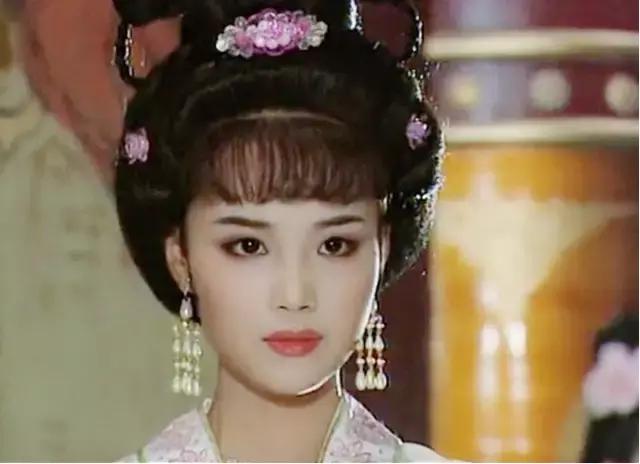 6位中国天然美女：没整容没打针，比网红脸耐看，自然老去也很美