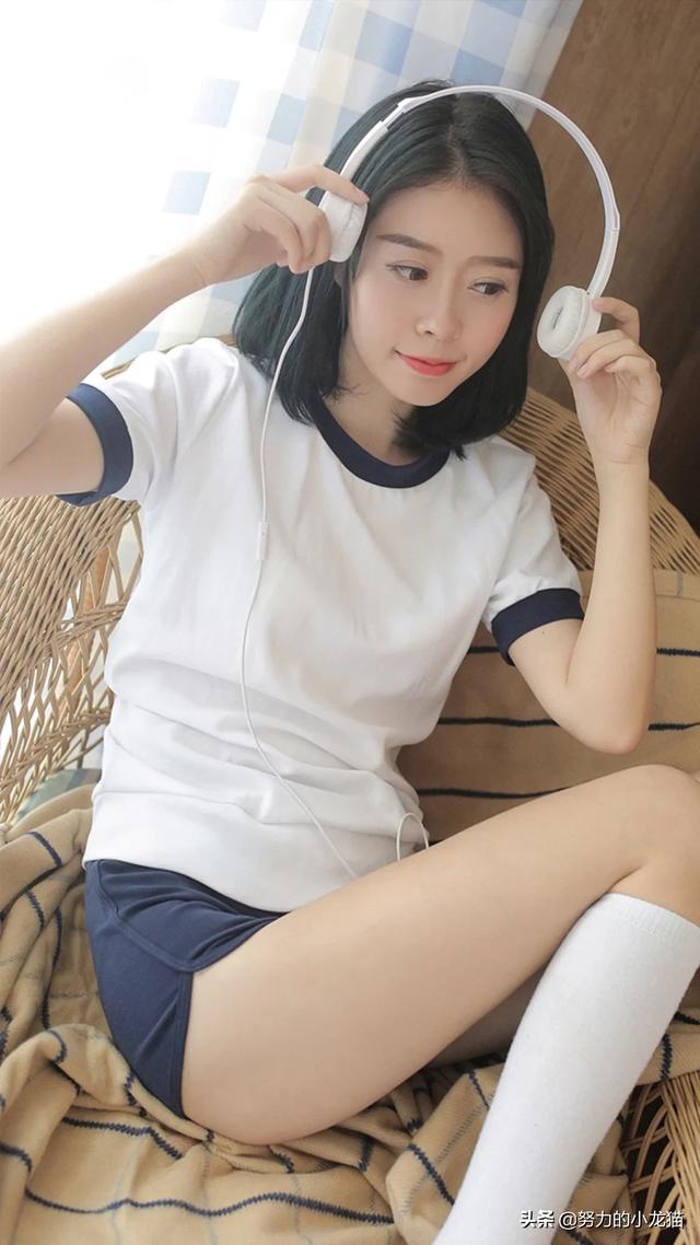 活力美女白丝美腿美图