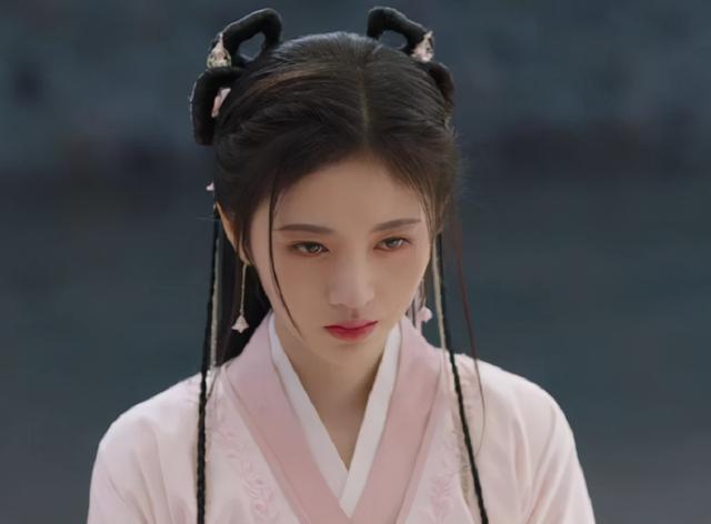 鞠婧祎被绑架镜头引争议，观众：这是在侮辱观众，偶像包袱太重