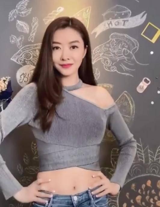 许晴的臀、殷桃的腰、余男的嘴,这几位中年女星性感起来简直要命