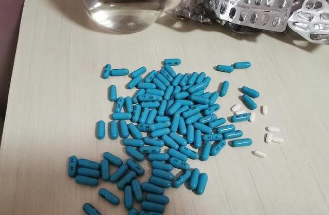 19年北大美女服药自杀，大尺度聊天记录流出，学长男友：她不干净