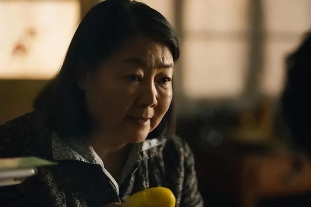 人世间7： 小寡妇郑娟有何魅力，周秉昆为何宁愿喜当爹也不娶春燕