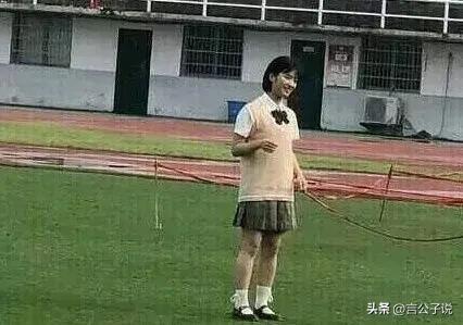 7位堪称“半身美女”的女星,看脸貌美如花,看下半身惨不忍睹