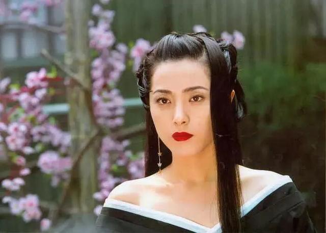 杨幂的胸，许晴的臀，秦岚的身材，这几位中年女星谁能顶得住？