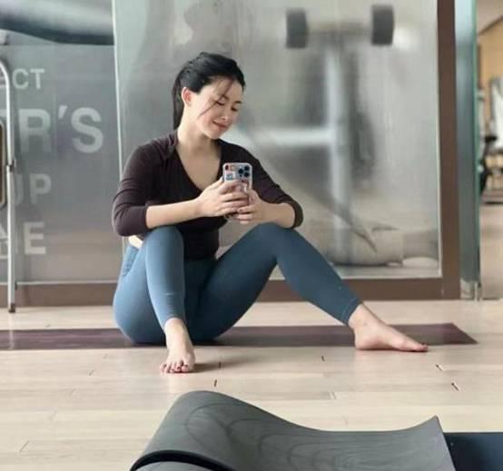 许晴的臀、殷桃的腰、余男的嘴,这几位中年女星性感起来简直要命