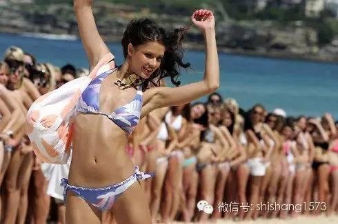 超赞！1010 名穿着比基尼泳装的美女