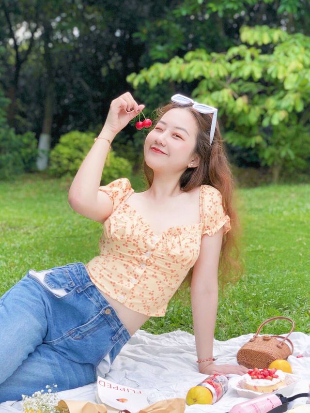 大胸女生要怎么穿，才好看又气质