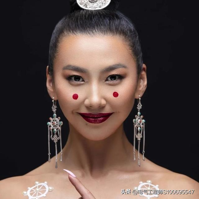 蒙古国最美女舞蹈家满都海