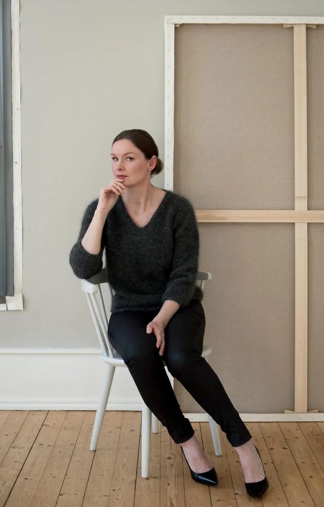 美女超“变态”写实技法，画少女人体很逼真！冷军看了都汗颜