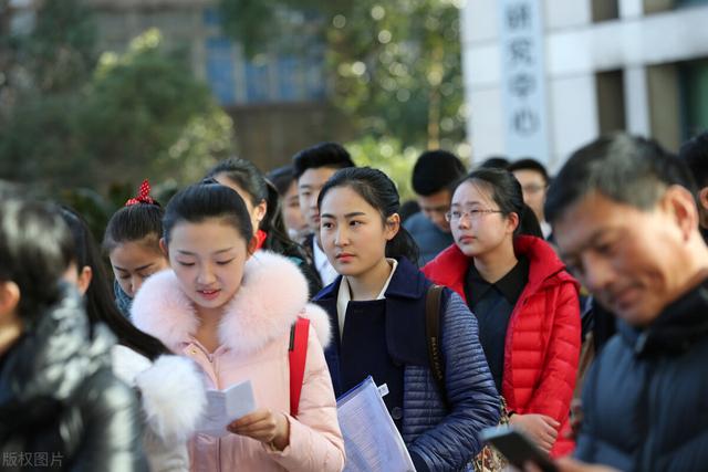2022年高考，这4个大学专业适合女孩学，女孩性格特点有优势