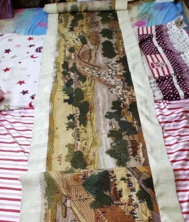 1997年辽宁35岁男子捡到“云朵女婴”，24年过去，她像鲜花一样美