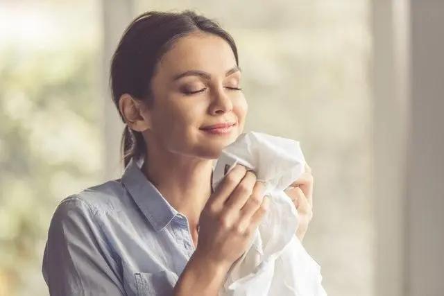 为什么有的女人身上有香味？不是“体香”，业内人士告诉你真相