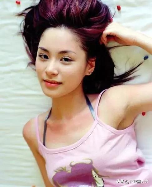 “双面玉女”阿娇的幻灭史：外表清纯，内心疯狂，身边男人不断