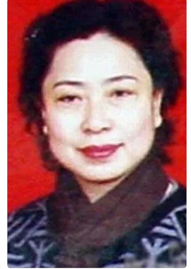 鞍山第一女老虎，花400万美容，50万整屁股，一路发迹全靠屁股？