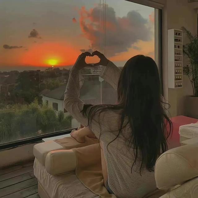 漂亮小姐姐背影图片，快来一起欣赏吧